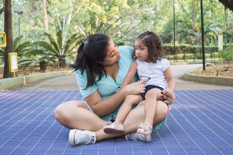Fotografia de família, Ana Beatriz Fotografia, Parque Rafael Lazzuri, Ensaio em São Bernardo do Campo, Ensaio infantil, Foto de Criança, Bebe menina, Foto mãe e filha, Mãe e filha, Mãe de menina, Ensaio mãe e filha, look mãe e filha'