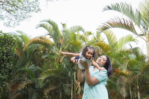 Fotografia de família, Ana Beatriz Fotografia, Parque Rafael Lazzuri, Ensaio em São Bernardo do Campo, Ensaio infantil, Foto de Criança, Bebe menina, Foto mãe e filha, Mãe e filha, Mãe de menina, Ensaio mãe e filha, look mãe e filha'