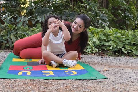 Ensaio fotográfico de família, Parque Celso Daniel, Santo André, 2020, Ana Beatriz Fotografia, mãe, pai e filha'