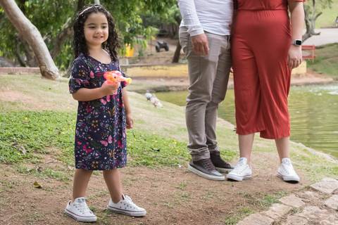 Ensaio fotográfico de família, Parque Celso Daniel, Santo André, 2020, Ana Beatriz Fotografia, mãe, pai e filha'