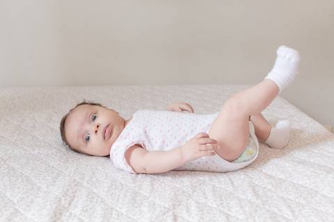 Ensaio de bebê, ensaio fotográfico, lifestyle, sessão em casa, família, foto, bebê, maternidade, mãe e filhas'