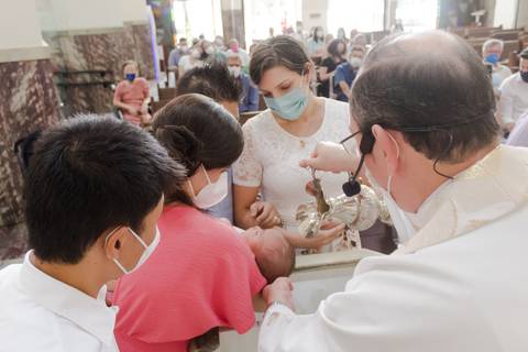 Batizado na Paróquia São João Batista em São Caetano do Sul - SP; Igreja Católica; Foto de Batizado; Memórias; Ana Beatriz Fotografia; Batismo de bebê'