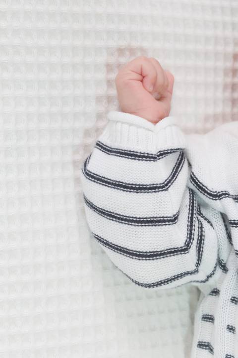 Ensaio de bebê lifestyle em casa; São Paulo; Ana Beatriz Fotografia; 2 meses; família; foto de família'