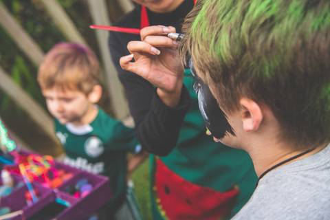 Pintura facial e recreação infantil'