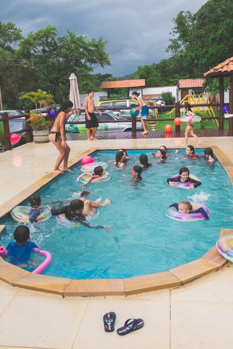 Festa de 15 anos em chácara com piscina'