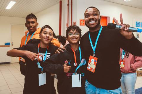 FOTOGRAFIA EM ESCOLA EM SJC'