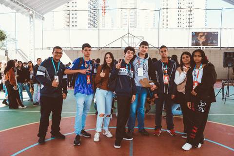 FOTOGRAFIA EM ESCOLA EM SJC'