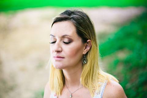 Mãe pensando no nascimento do seu bebê'