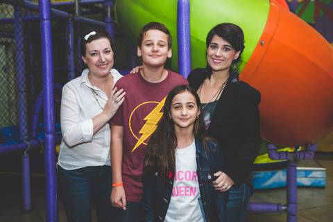 Fotos de família por Janousek Photos nesta noite de muita ação'