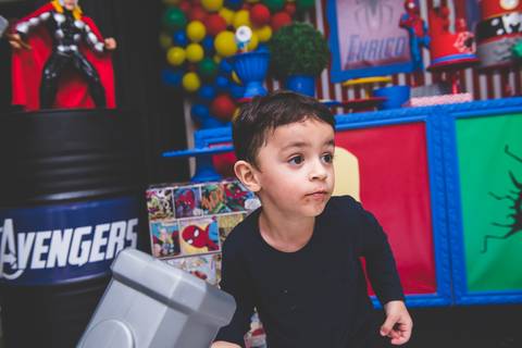 Thor com seu martelo'