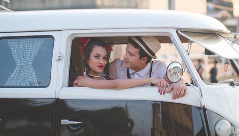 Namoro dentro da Kombi'