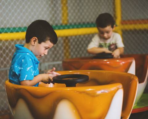 O Pluft tem muitos brinquedos legais'