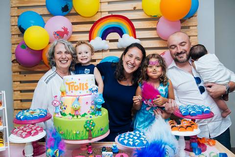 avós e pais com a aniversariante'