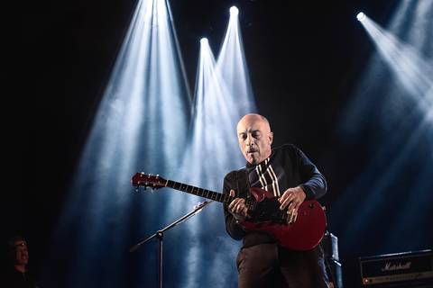 Nasi e Edgard Scandurra estão no palco do SESI'