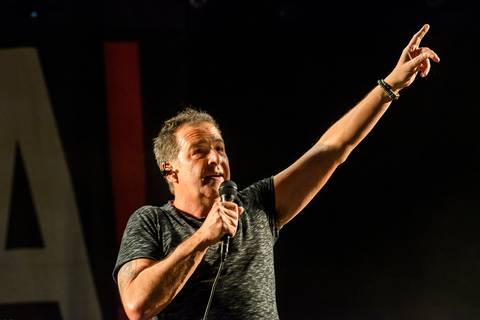 A banda paulista IRA tocando uma performance repleta de hits e também com novidades.  '