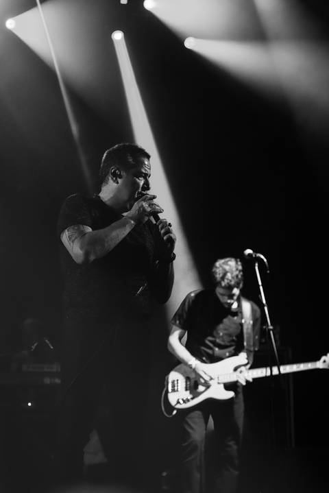 Ao lado de Nasi e Escandurra, completam o grupo os músicos Daniel Rocha (baixo), Evaristo Pádua (bateria) e Johnny Boy (teclados).'