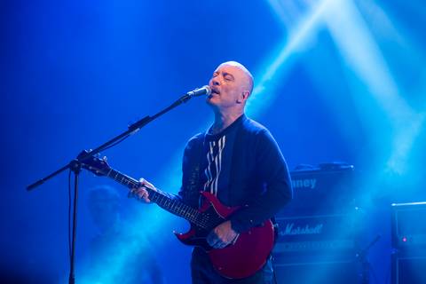 Edgard Scandurra em 1989, lançou seu primeiro disco solo, “Amigos invisíveis”,'