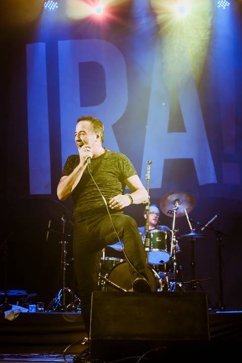 Nasi e Edgard Scandurra apostam no lirismo do Ira (foto Marcio Janousek )'