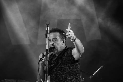 Em 2007, após o lançamento do álbum 'Invisível DJ', Nasi brigou com o empresário da banda'