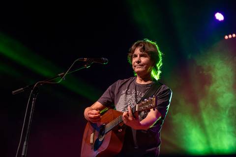 Um Girassol da Cor do Seu Cabelo – Lô Borges e Márcio Borges'