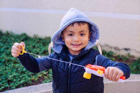 Cada amiguinho que chegava logo se integrava ao grupo e a bagunça só aumentava ao longo da festa'