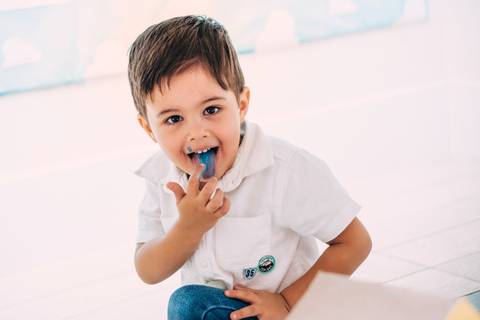 O bolo da minha festa de aniversário é o melhor que tem'