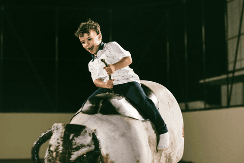 TWIX EVENTOS locação de touro mecânico'