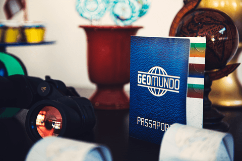 Malas de viagem, globo terrestre e aviãzinho, passaporte e muito mais..  Dá uma olhada nas fotos '