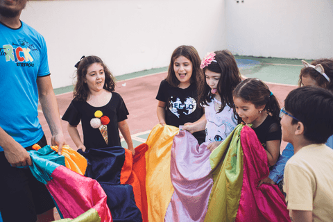 A Recreação faz toda a diferença em uma festa com crianças. A TURMA DO TIO RICK, quando vai na sua festa, leva diversão, aprendizado e muuuita ALEGRIA!!!'