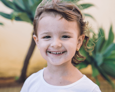 Esta é a irmã do aniversariante Sorriso lindo da Malu.'