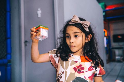 Fotógrafo especializado em crianças.'