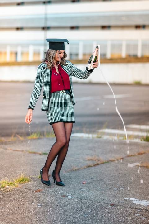 Foto com Champanhe na formatura'