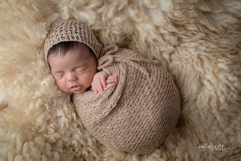 Ensaio de recém-nascido em estúdio em Belo Horizonte - MG feito por Natália Melo Fotografia'