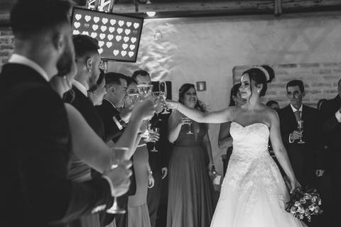 street-wedding-junior-prado-everton-rosa-vestido-de-casamento-sereia-destination-elopement-fotografo-licenciado-piracicaba'