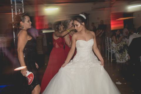 street-wedding-junior-prado-everton-rosa-vestido-de-casamento-sereia-destination-elopement-fotografo-licenciado-piracicaba'