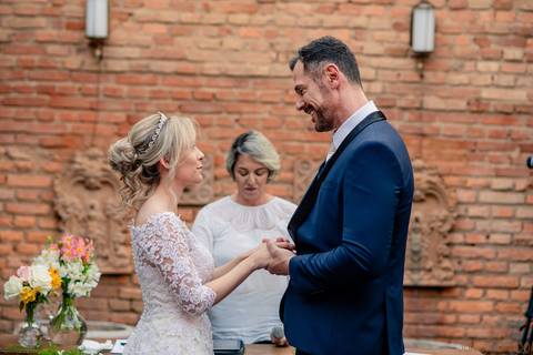 street-wedding-junior-prado-vestido-de-casamento-sereia-vireinoiva-voucasar-vermelho-madrinhas-decoraçao-buque-makeup-fvtb-blogdenoiva-noivas-2019'