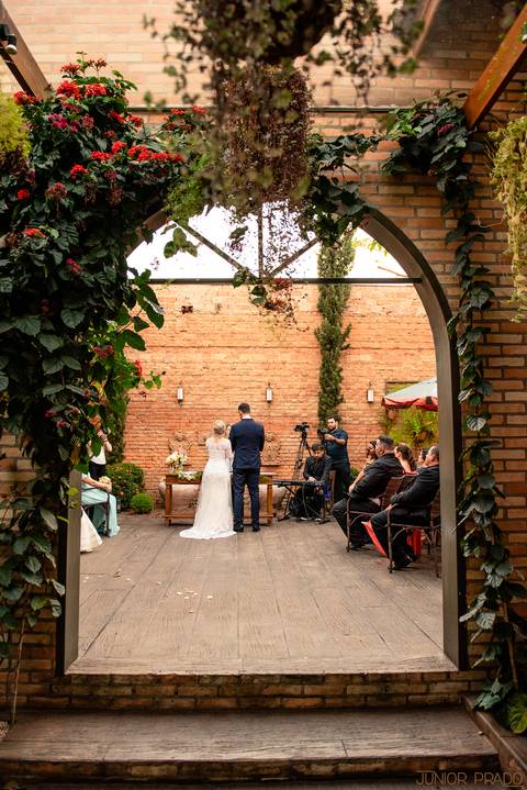street-wedding-junior-prado-vestido-de-casamento-sereia-vireinoiva-voucasar-vermelho-madrinhas-decoraçao-buque-makeup-fvtb-blogdenoiva-noivas-2019'