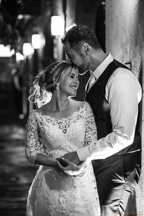 street-wedding-junior-prado-vestido-de-casamento-sereia-vireinoiva-voucasar-vermelho-madrinhas-decoraçao-buque-makeup-fvtb-blogdenoiva-noivas-2019'