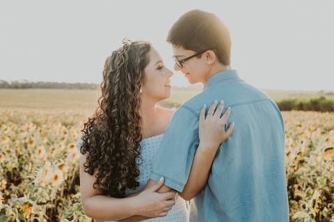 ensaio,fotos, fotografo piracicaba, americana, plantacao  girassol sumare, pre wedding, foto casal'