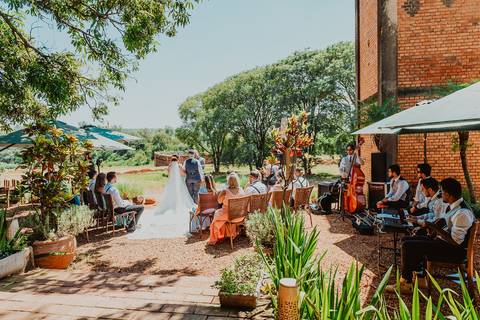 ensaio-fotos-fotografo-piracicaba-americana-plantacao-girassol-sumaré-pre-wedding-foto-casal, casamento, monte alegre, villa Itália restaurante, mini wedding'