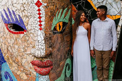 Casal sorrindo - Casal apaixonado - ensaio casal no the maze - pré wedding - ensaio pré casamento - Léo Araújo Fotografia - Fotógrafo RJ - Fotógrafo de Casamento RJ - The maze rio'