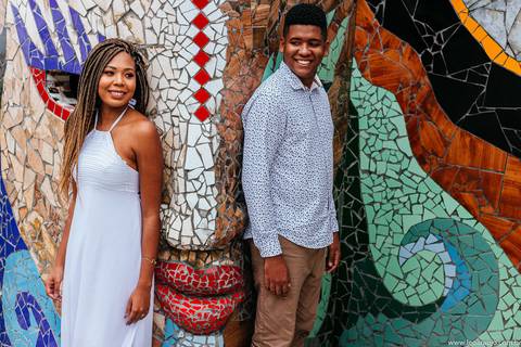 Casal sorrindo - Casal apaixonado - ensaio casal no the maze - pré wedding - ensaio pré casamento - Léo Araújo Fotografia - Fotógrafo RJ - Fotógrafo de Casamento RJ - The maze rio'