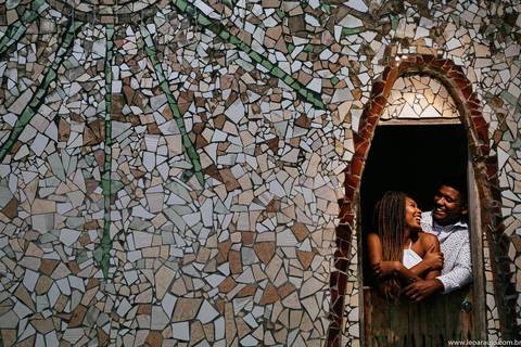 Casal apaixonado - ensaio casal no the maze - pré wedding - ensaio pré casamento - Léo Araújo Fotografia - Fotógrafo RJ - Fotógrafo de Casamento RJ - The maze rio'
