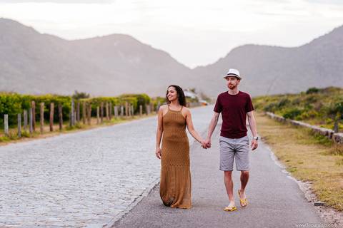 Ensaio casal em grumari - Praia de grumari -  Grumari - Ensaio casal em grumari - pré wedding - ensaio pré casamento - Léo Araújo Fotografia - Fotógrafo RJ - Fotógrafo de Casamento RJ'