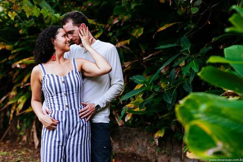 Casal feliz abraçado - pré wedding - ensaio pré casamento - Léo Araújo Fotografia - Fotógrafo RJ - Fotógrafo de Casamento RJ'