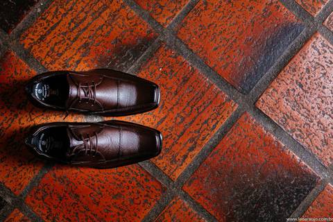 Sapato do noivo - Making of do noivo- Léo Araújo Fotografia - Fotógrafo de Casamento RJ - Casamento - Fotografia de Casamento RJ'