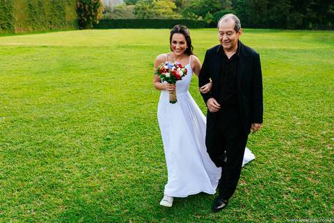 Entrada da noiva - Cerimônia de Casamento - Léo Araújo Fotografia - Fotógrafo de Casamento RJ - Casamento - Fotografia de Casamento RJ'