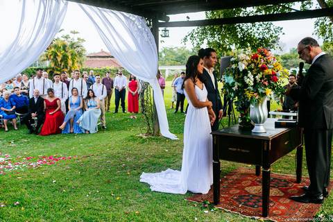 Noivos no altar -Cerimônia de Casamento - Léo Araújo Fotografia - Fotógrafo de Casamento RJ - Casamento - Fotografia de Casamento RJ'