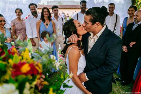 Beijo dos noivos - Cerimônia de Casamento - Léo Araújo Fotografia - Fotógrafo de Casamento RJ - Casamento - Fotografia de Casamento RJ'