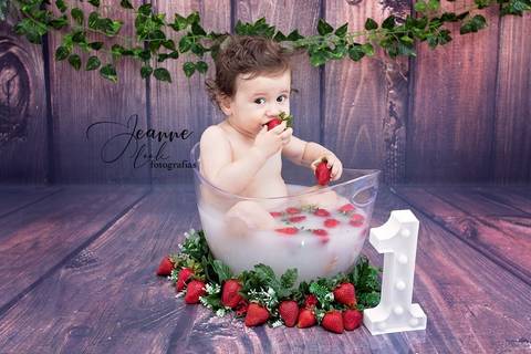 Banho de leite
Fotografia Fernão Ferro
Jeanne Look fotografias
primeiro aniversário'